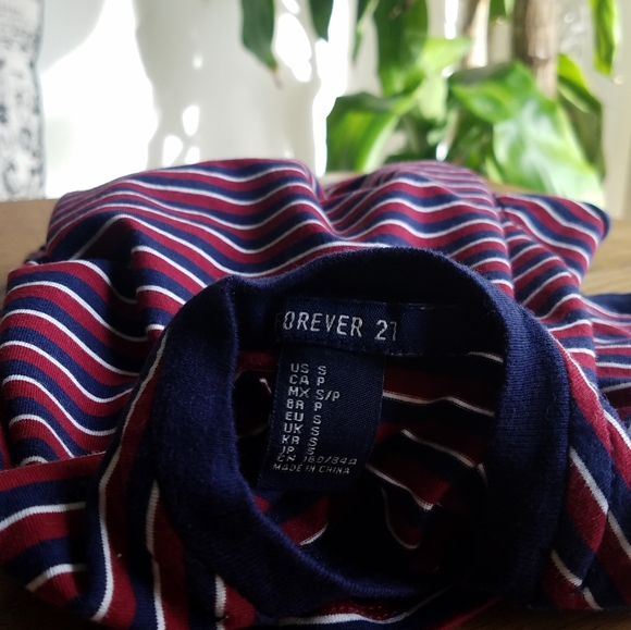 Forever 21 Top - Picture 3 of 3